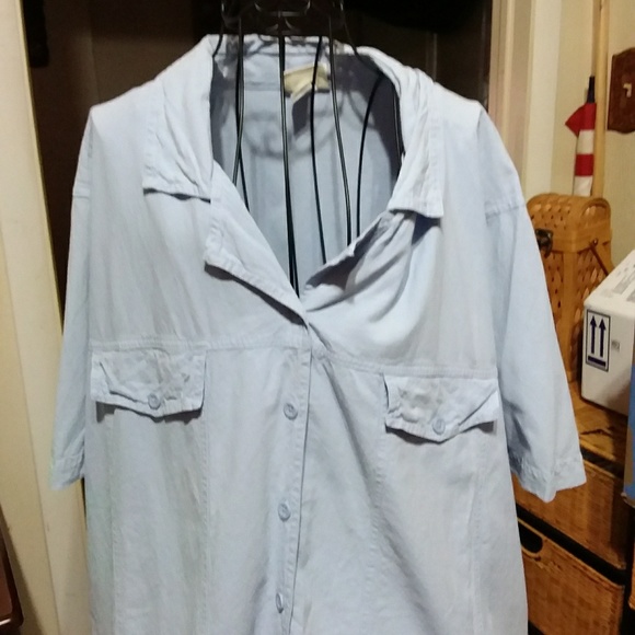 2 women's  blouses 1- peach 1-light blue - Picture 4 of 4